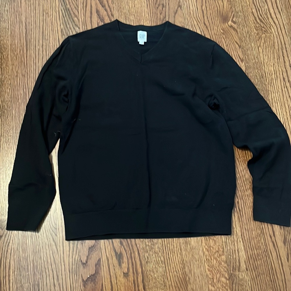 Gap - size Lg - v neck sweater